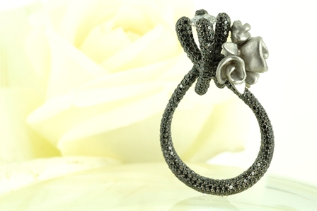 Ring with a rose