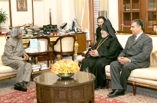 Karekin II meets with President Abdul Kalam of India
