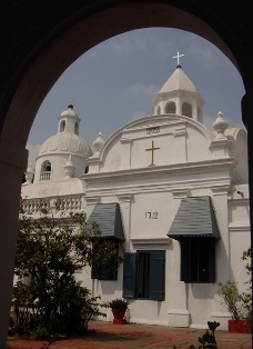 Karekin II visits Madras and oldest Armenian Church in Far East