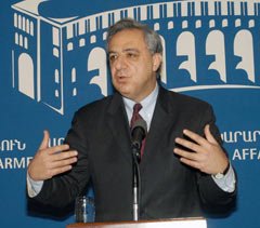 Armenian Minister of Foreign Affairs Vartan Oskanian